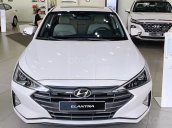 Bán xe Hyundai Elantra đời 2020, màu trắng, số tự động