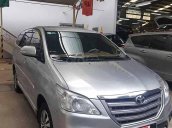 Bán Toyota Innova sản xuất năm 2015, màu bạc còn mới