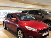 Cần bán gấp Ford Focus năm sản xuất 2017, màu đỏ còn mới, giá tốt