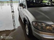 Cần bán gấp Ssangyong Stavic năm 2006, màu bạc còn mới, 128 triệu