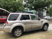 Cần bán Ford Escape sản xuất 2011, xe chính chủ giá thấp, động cơ ổn định