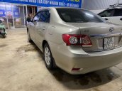 Cần bán gấp Toyota Corolla Altis sản xuất năm 2012, xe chính chủ giá mềm