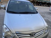 Bán xe Toyota Innova năm 2010, màu bạc, xe chính chủ