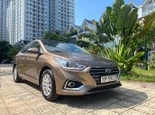 Cần bán gấp chiếc Hyundai Accent 1.4AT sản xuất năm 2019, chính chủ chạy ít