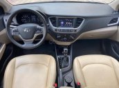 Cần bán gấp chiếc Hyundai Accent 1.4AT sản xuất năm 2019, chính chủ chạy ít