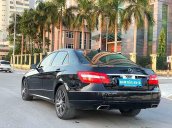 Bán xe Mercedes E200 đời 2011, màu đen, xe nhập chính chủ