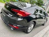 Cần bán Hyundai Elantra 1.6 AT sản xuất năm 2019, màu đen, giá 605tr