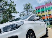 Bán gấp với giá thấp chiếc Kia Rondo 2.0GAT đời 2018 màu trắng, chính chủ sử dụng