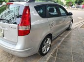 Cần bán Hyundai i30 năm sản xuất 2010, màu bạc, chính chủ