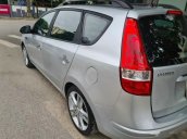 Cần bán Hyundai i30 năm sản xuất 2010, màu bạc, chính chủ