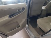 Cần bán xe Toyota Innova năm sản xuất 2014, màu bạc số sàn, giá 395tr