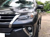 Bán Toyota Fortuner năm sản xuất 2018, màu xám