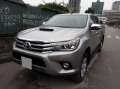 Bán xe Toyota Hilux năm 2016, màu bạc