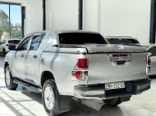 Bán ô tô Toyota Hilux sản xuất năm 2019, màu bạc, xe nhập 