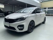 Bán Kia Rondo sản xuất 2017, màu trắng, biển Sài Gòn