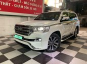 Bán Toyota Land Cruiser sản xuất 2016, màu trắng còn mới