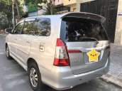 Cần bán gấp Toyota Innova đời 2014, màu bạc, số sàn 