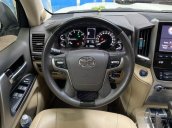 Bán Toyota Land Cruiser sản xuất 2016, màu trắng còn mới