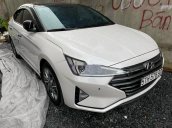 Bán Hyundai Elantra năm 2019, màu trắng