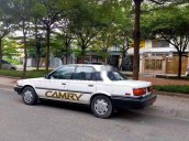 Bán Toyota Camry 1988, màu trắng giá cạnh tranh