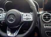 Bán xe hạng sang: Mercedes C300 AMG năm 2020, màu đỏ