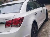 Cần bán Chevrolet Cruze năm 2014, màu trắng còn mới