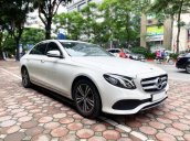 Bán Mercedes E180 2020 màu trắng siêu lướt, biển đẹp giá cực tốt