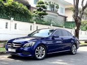 Bán gấp chiếc Mercedes-Benz C200 sản xuất năm 2017, còn mới