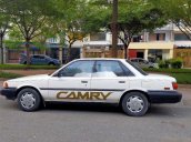 Bán Toyota Camry 1988, màu trắng giá cạnh tranh