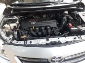 Cần bán gấp Toyota Corolla Altis năm sản xuất 2010, xe gia đình giá mềm