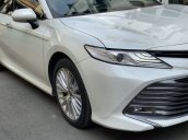 Cần bán lại xe Toyota Camry sản xuất 2020, siêu lướt, giá ưu đãi