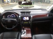 Bán gấp chiếc Toyota Camry 2.5Q sản xuất 2014, xe chính chủ giá mềm