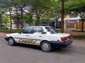 Bán Toyota Camry 1988, màu trắng giá cạnh tranh