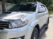 Bán gấp chiếc Toyota Fortuner sản xuất 2019, xe còn mới, giá ưu đãi