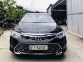 Bán xe Toyota Camry 2.0E sản xuất 2015, giá thấp, động cơ ổn định 