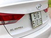 Bán ô tô Hyundai Elantra năm 2017, màu trắng, 565tr