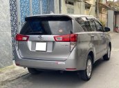 Bán lại xe Toyota Innova 2.0E đời 2019, màu bạc số sàn