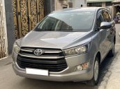 Bán lại xe Toyota Innova 2.0E đời 2019, màu bạc số sàn