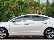 Bán ô tô Hyundai Elantra năm 2017, màu trắng, 565tr