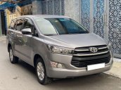 Bán lại xe Toyota Innova 2.0E đời 2019, màu bạc số sàn