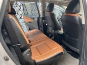 Bán lại xe Toyota Innova 2.0E đời 2019, màu bạc số sàn