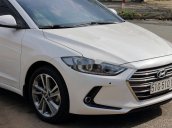 Bán ô tô Hyundai Elantra năm 2017, màu trắng, 565tr