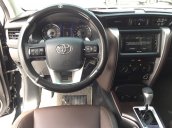 Cần bán xe Toyota Fortuner 2.4G AT 2020, màu đen xe gia đình đi 4.859km - xe cũ chính hãng Toyota Sure