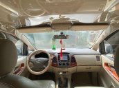 Cần bán xe Toyota Innova 2008, màu bạc