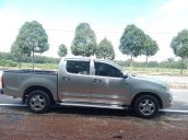 Bán Toyota Hilux sản xuất 2011, màu bạc còn mới