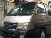 Cần bán Toyota Hiace sản xuất năm 2004, xe nhập, xe còn mới, một đời chủ