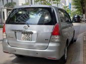 Cần bán gấp Toyota Innova năm sản xuất 2010, nhập khẩu còn mới, 300 triệu