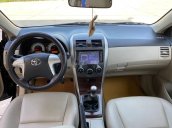 Cần bán lại xe Toyota Corolla Altis năm sản xuất 2013, màu đen, số sàn