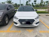 Bán xe Hyundai Accent bản AT SX 2018, màu trắng