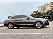 Hỗ trợ mua xe trả góp lãi suất thấp với chiếc Mercedes Benz C200 đời 2018, xe giá thấp, còn mới